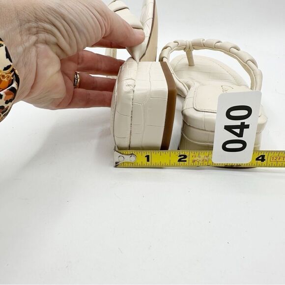 Circus By Sam Edelman Jacinda Ivory Low-Heeled Embossed Thong Sandals Sz 5.5M - Picture 13 of 13